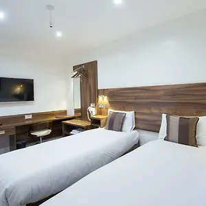 Guest house Heathrow-windsor, Slough